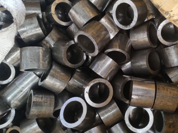 个旧无缝钢管切割